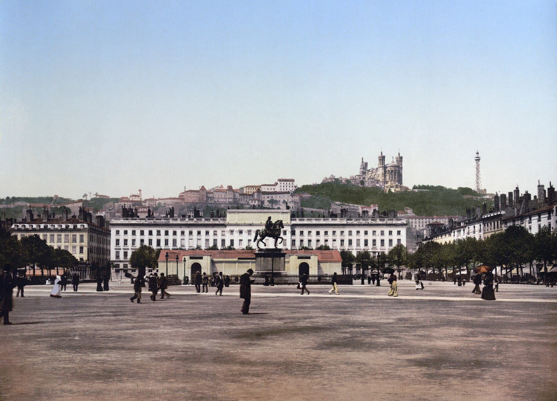 Vue ancienne de la place Bellecour à Lyon